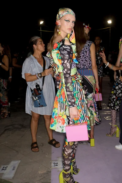 Look 17